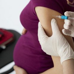 Covid: taxa de mortalidade em grávidas não vacinadas é cinco vezes maior