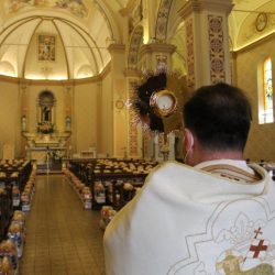 Nesse Corpus Christi, fiéis podem doar alimentos na Paróquia Santo Antônio
