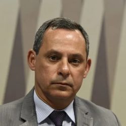 Cai o presidente da Petrobras