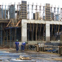 Devolução de imóveis cresce e preocupa setor de construção no país