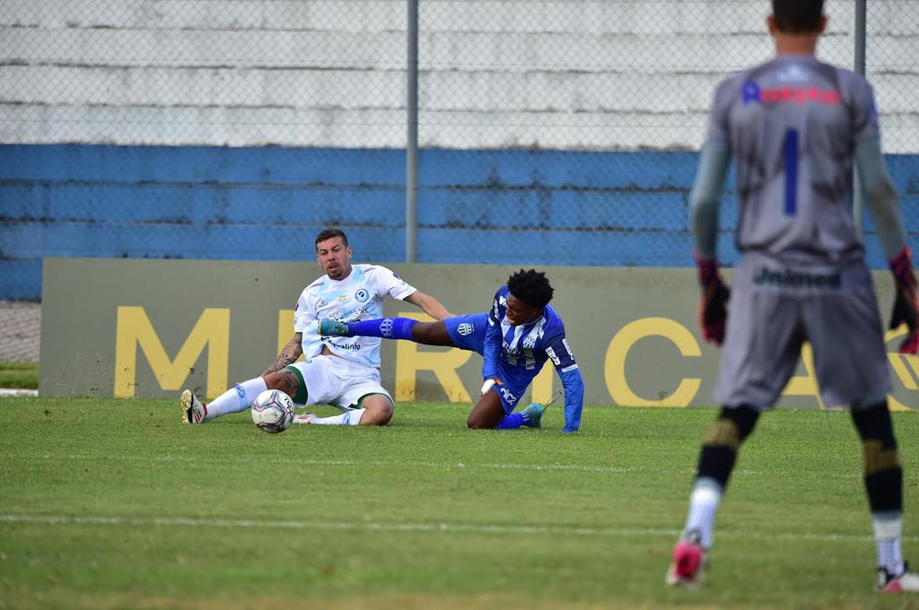 Jamerson, lesionado no jogo de domingo passado, ainda é dúvida para a partida desta quinta-feira contra o Gaúcho. Foto: Enio Bianchetti