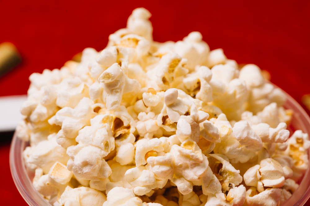 bunch-popcorn-plastic-cup