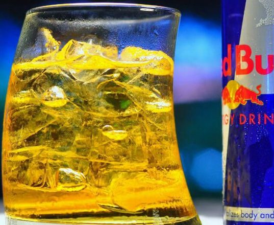 bebidas-alcoolicas-com-energetico-1024x444