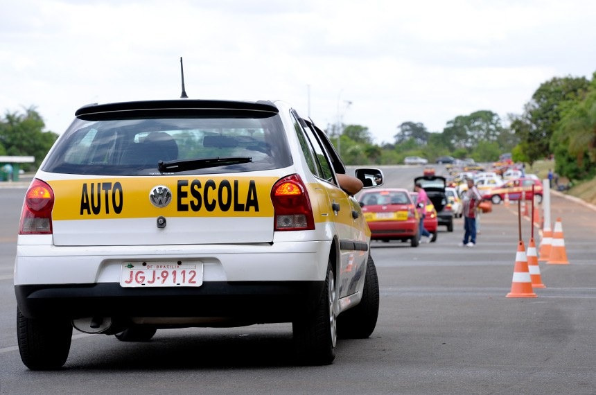 CNH com Carro Próprio e Curso Grátis: Governo Corta 80% do Custo