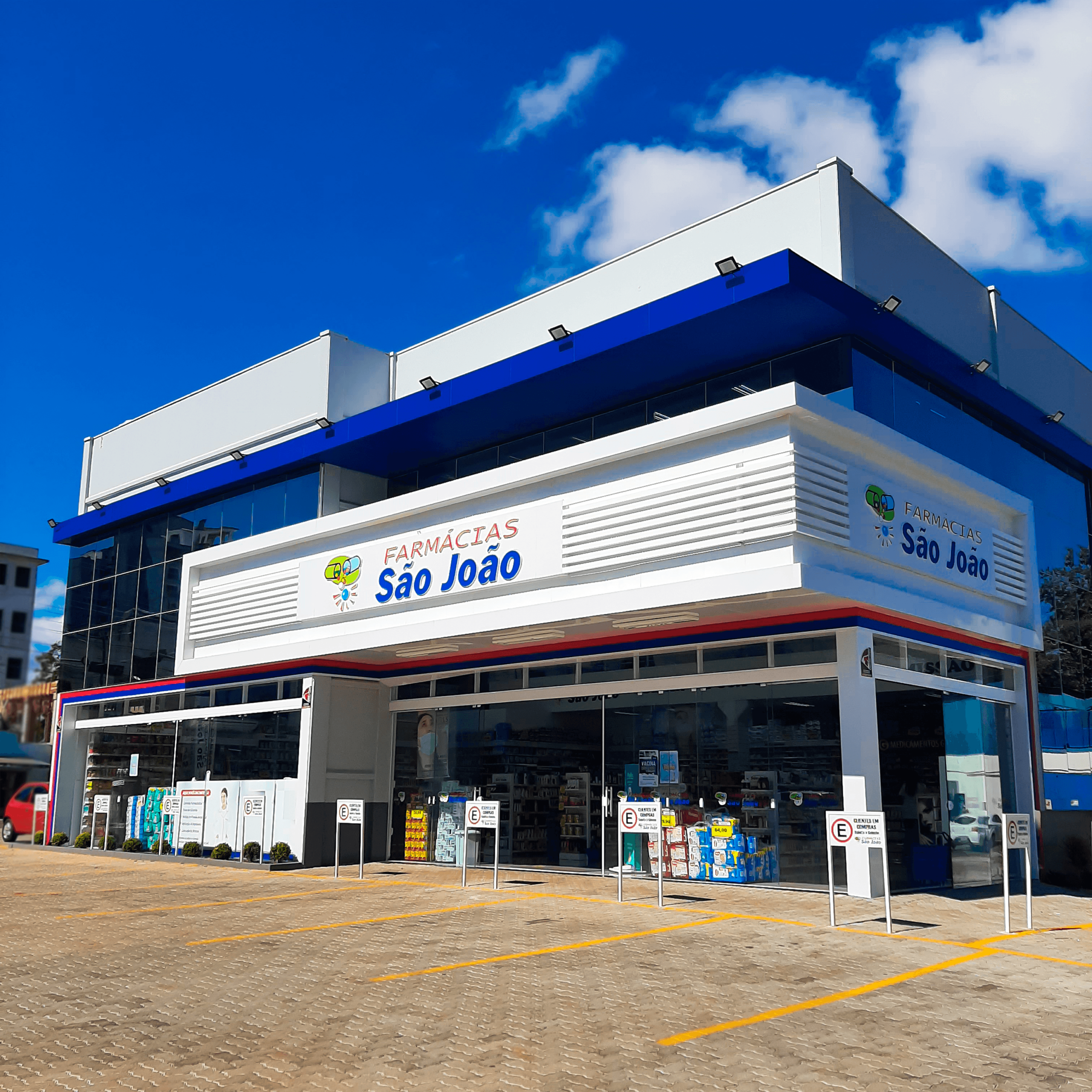 São João inaugura loja 24h em Bento e doa 50% das vendas do dia à Liga de Combate ao Câncer