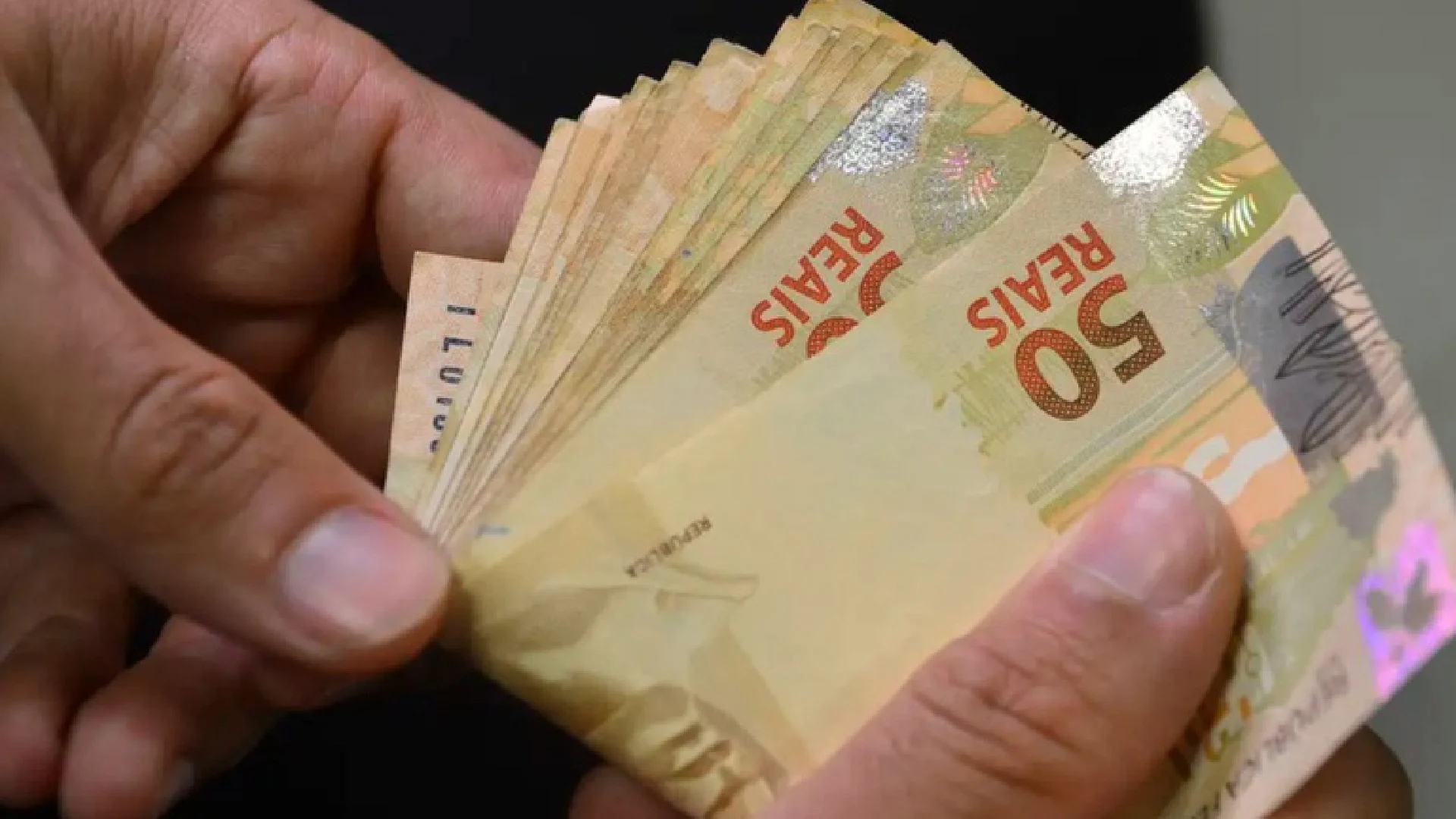 INSS libera consulta ao 13º antecipado; veja calendário de pagamento