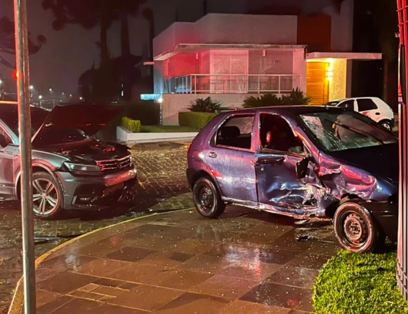 Colisão no bairro Santo Antão deixa gestante e duas crianças feridas