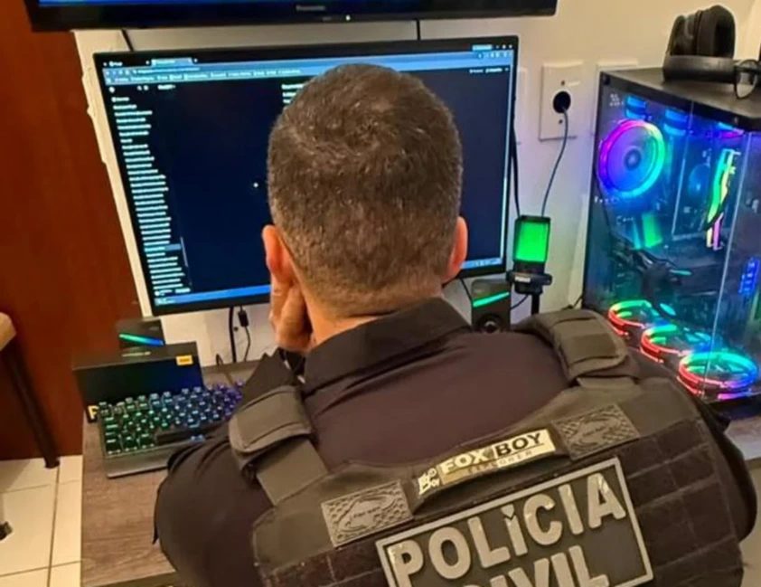Operação cumpre mandado no RS contra grupo que planejava explosões em debates de 2026