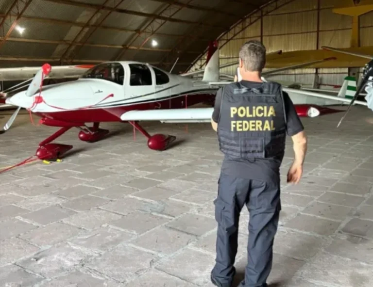 Ação contra tráfico internacional de drogas cumpriu 12 mandados de prisão preventiva, 6 de prisão temporária e 13 de busca e apreensão no Rio Grande do Sul e no Paraná
