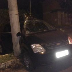 Mulher fica presa nas ferragens no Goretti