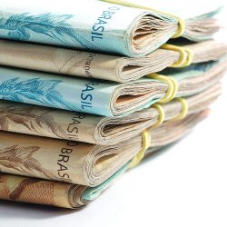 Governo propõe salário mínimo a R$969, R$10 a menos do previsto