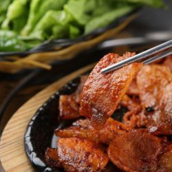 Bacon vegano: conheça versões saudáveis para substituir a carne de porco