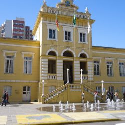 Prefeitura de Bento Gonçalves quer corte de R$6 milhões na educação