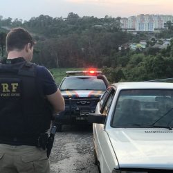 Veículo furtado é recuperado na BR-470