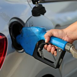 Preço da gasolina sobe pela 8ª vez e renova recorde