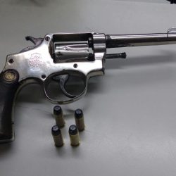 Homem preso por porte ilegal de armas no Eucaliptos