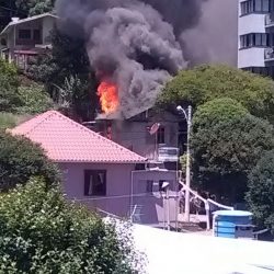 Incêndio destrói casa no São Francisco