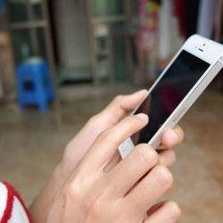 Câmara aprova que operadoras instalem bloqueador de celular em presídios