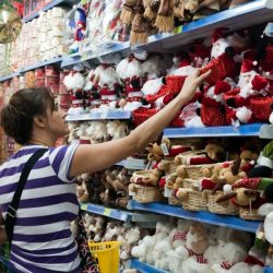Natal magro: bento-gonçalvenses reclamam dos preços e vão gastar pouco em presentes no final do ano