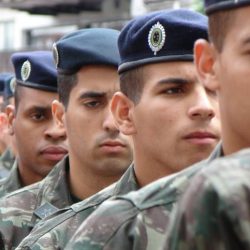 Aberto alistamento militar para jovens nascidos em 2000