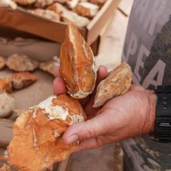 Arqueólogos descobrem centenas de ferramentas da Idade da Pedra em Israel