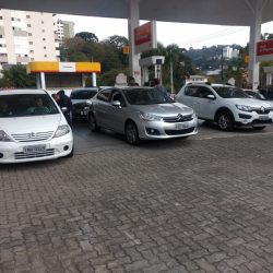 Gasolina comercializada a quase R$ 5 em postos de Bento
