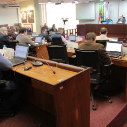 Câmara Municipal aumenta salário dos servidores