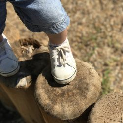 Uso correto do calçado infantil influencia na saúde da criança
