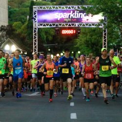 Mais de 700 pessoas participam do Sparkling Night Run
