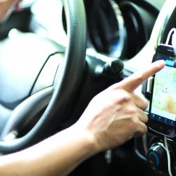 Motoristas do Uber e aplicativos serão obrigados a pagar INSS e podem abrir MEI