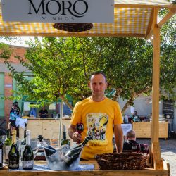 Vinho Moro, produzido em Monte Belo, é sensação em Brasília
