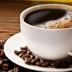 Novo estudo aponta que café pode causar  enxaqueca
