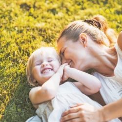 10 dicas da ciência para criar filhos felizes!