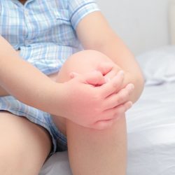 Crianças também podem ter artrite