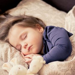 Como colocar a criança para dormir: rotina do sono