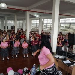 Chá dançante para a terceira idade reúne 400 pessoas em Tuiuty