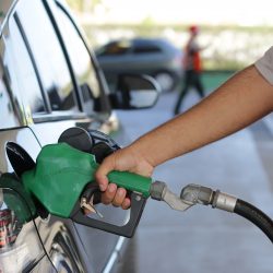 Pesquisar o preço da gasolina pode significar economia de R$ 0,34 centavos por litro