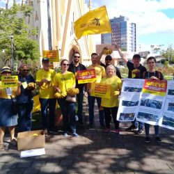 Sindicatos promovem “bananaço” em protesto ao pacote do governo