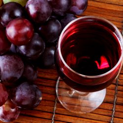 Pesquisadores desenvolvem uva com 70% a mais de resveratrol