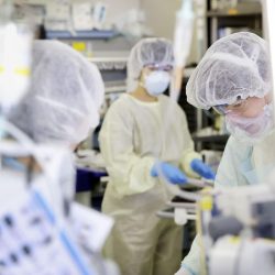 Japão começa a fornecer antiviral recém-aprovado para tratar covid-19