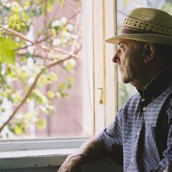 Preconceito com o envelhecimento é prejudicial à prevenção do suicídio