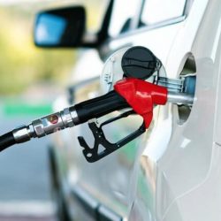 Preço da gasolina reduzirá em 4% a partir de sexta-feira,16, segundo Petrobras