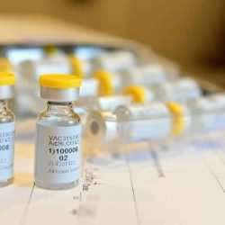 Johnson & Johnson quer testar sua vacina em crianças e adolescentes