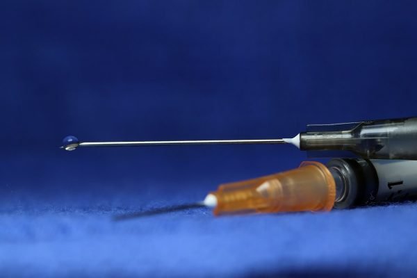 Vacina-Covid-19-02-600x400