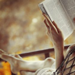 Tesão no papel: 8 livros de romances eróticos para ler em 2021
