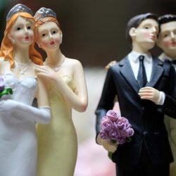 Vaticano divulga "decreto" proibindo bênção a casamento gay, com apoio do Papa Franscico