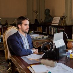 Eduardo Leite vai ao STF para obrigar União a pagar UTI de pacientes com Covid-19