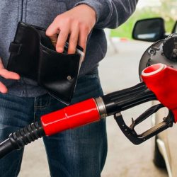 Combustível deve ficar mais barato no Estado a partir de sábado
