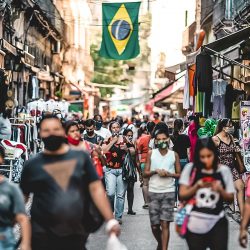 Brasil atinge 213,3 milhões de habitantes, diz IBGE