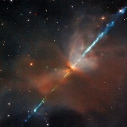 Telescópio Hubble flagra imagem “romântica” no céu